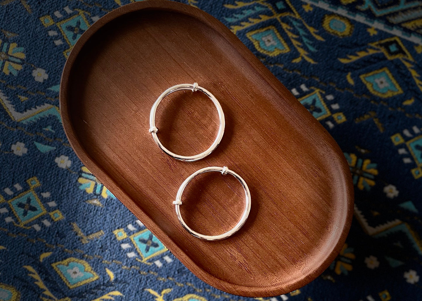 「乡野丫头」侗艺传福|可调节999纯银童镯一对 成长中的东方守护