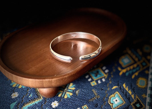 「乡野丫头」  秋子同款｜扁条光面素圈 开口款999纯银手镯