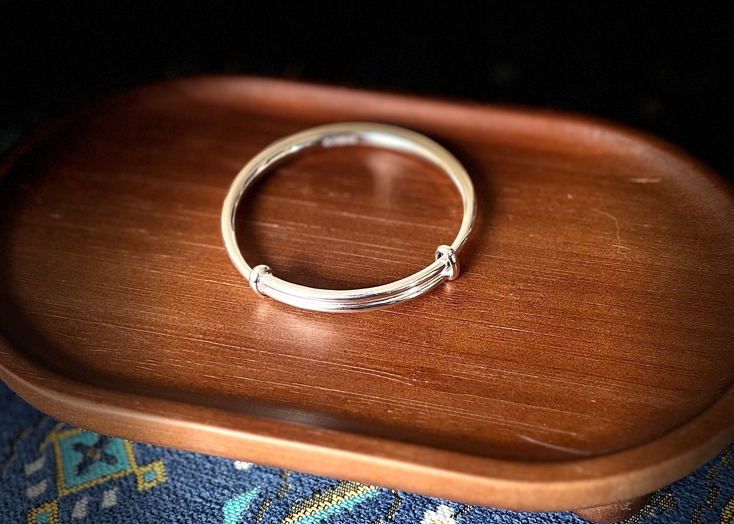 「乡野丫头」传福银镯｜侗族经典银镯 可调节手工999纯银手镯