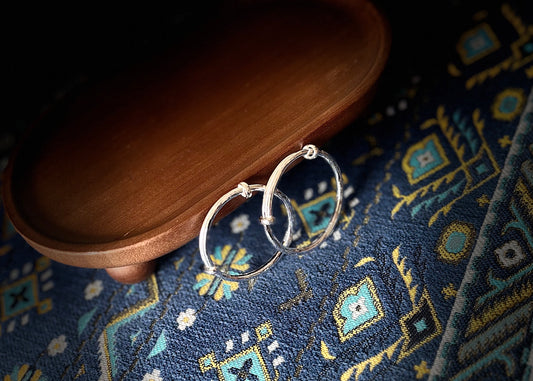 「乡野丫头」侗艺传福｜可调节999纯银童镯一对 成长中的东方守护